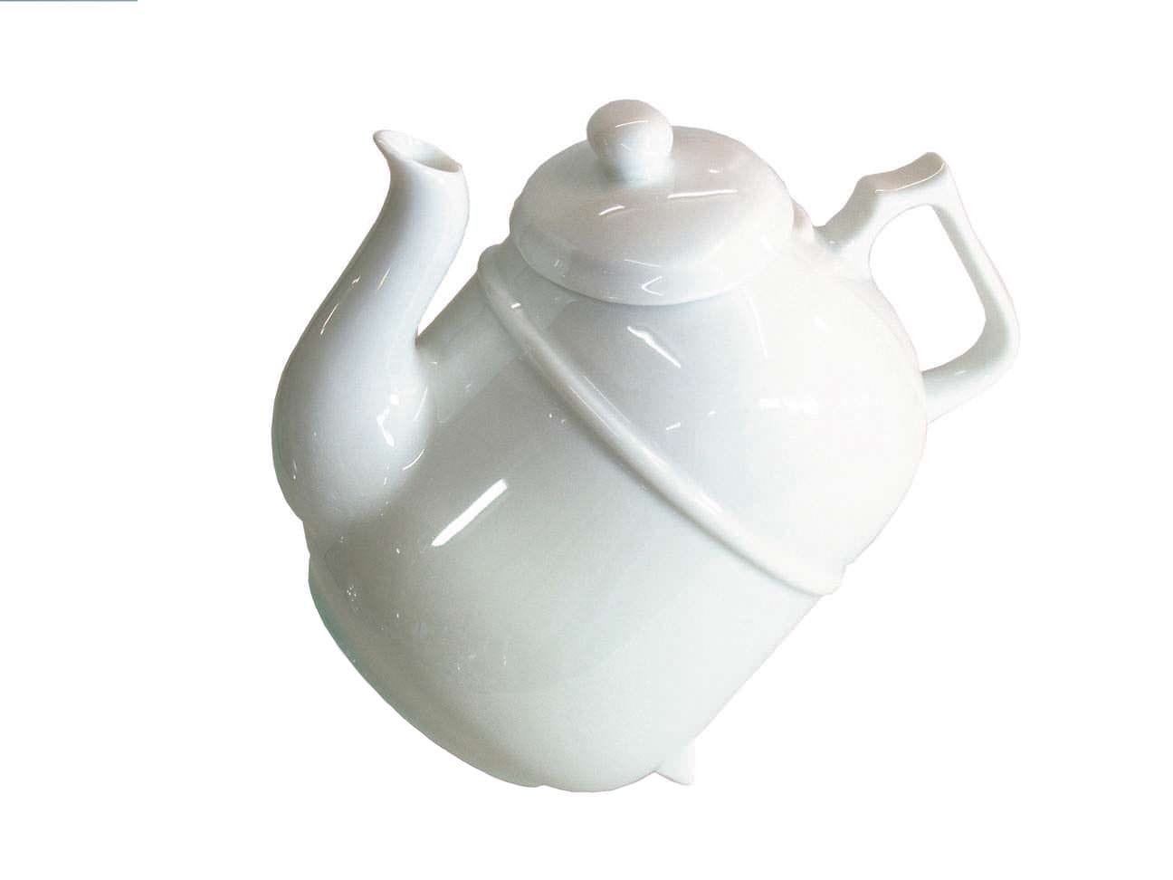 Tilting jug 0.4l made of white porcelain in a gift box